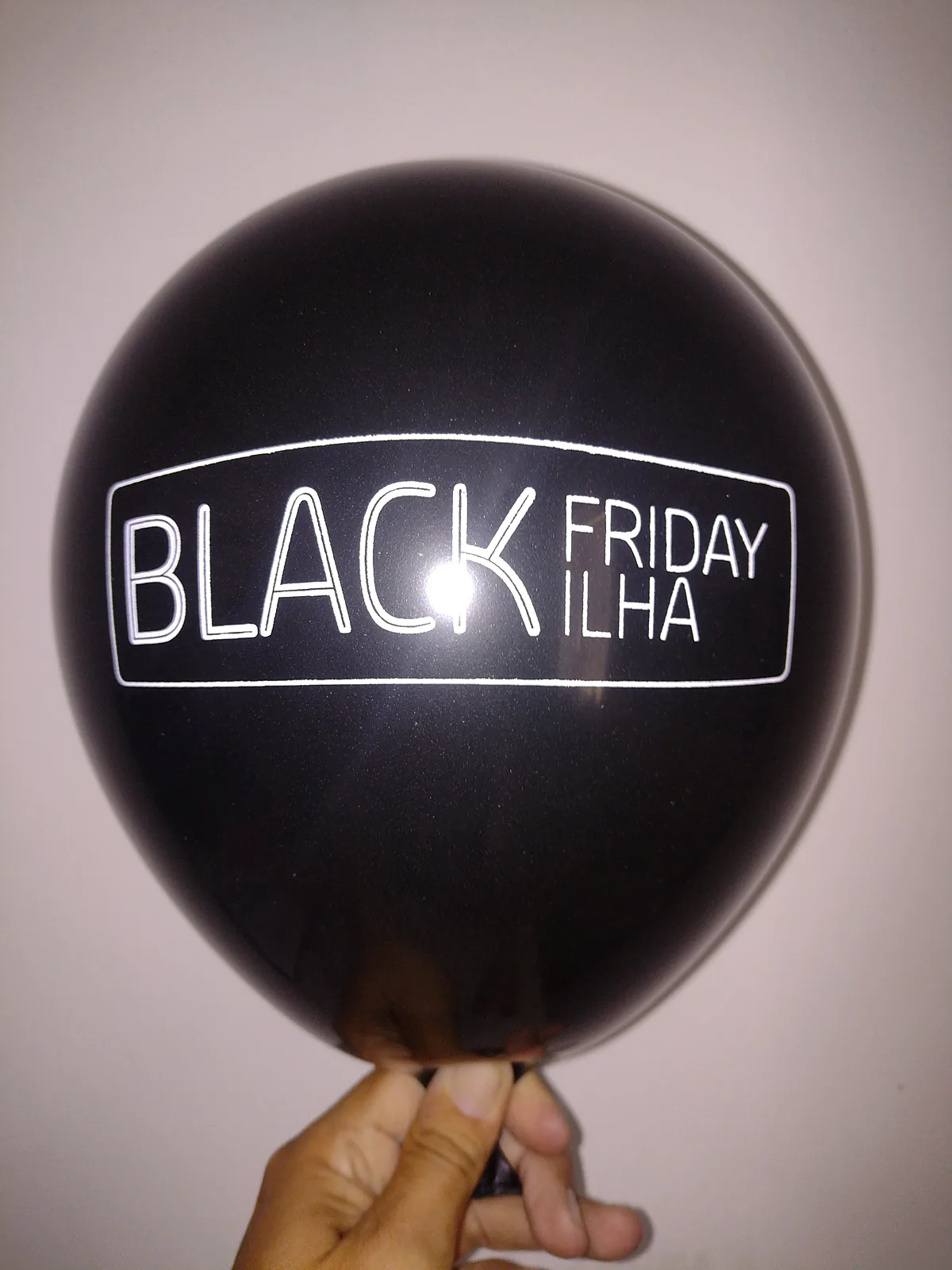 Balões personalizados para promoção de Black Friday