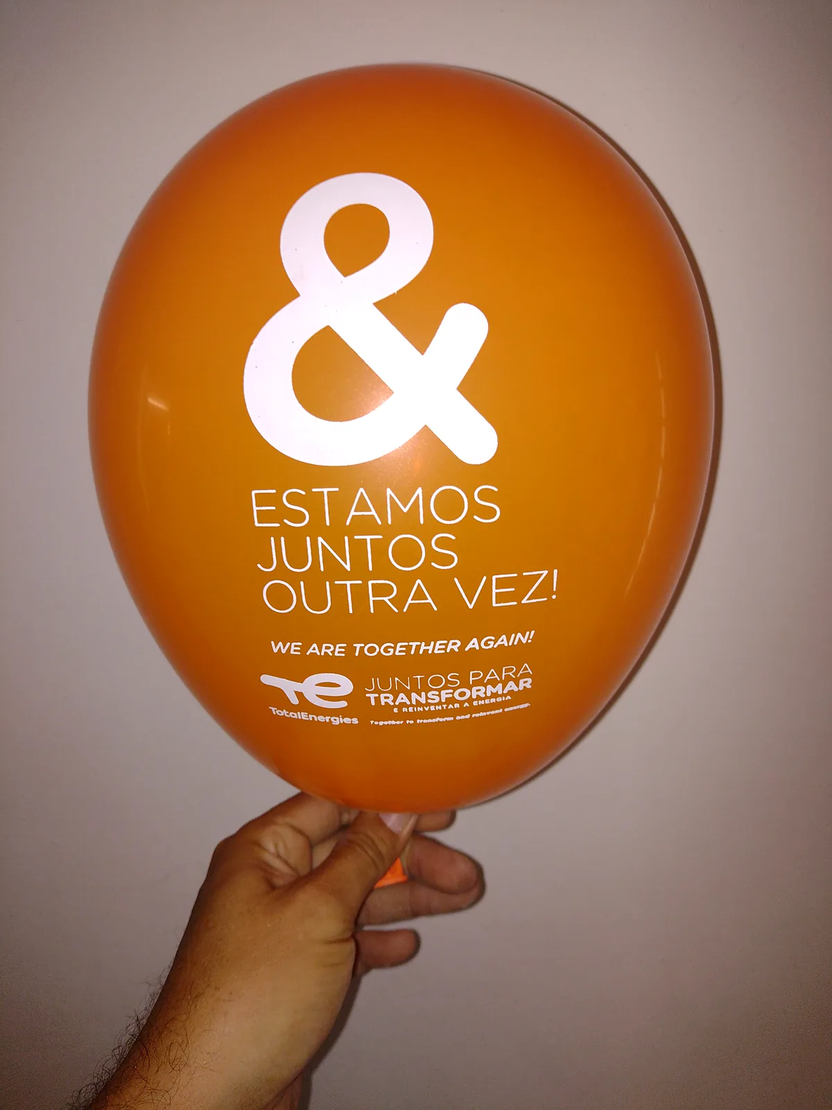 Balão laranja personalizado para evento
