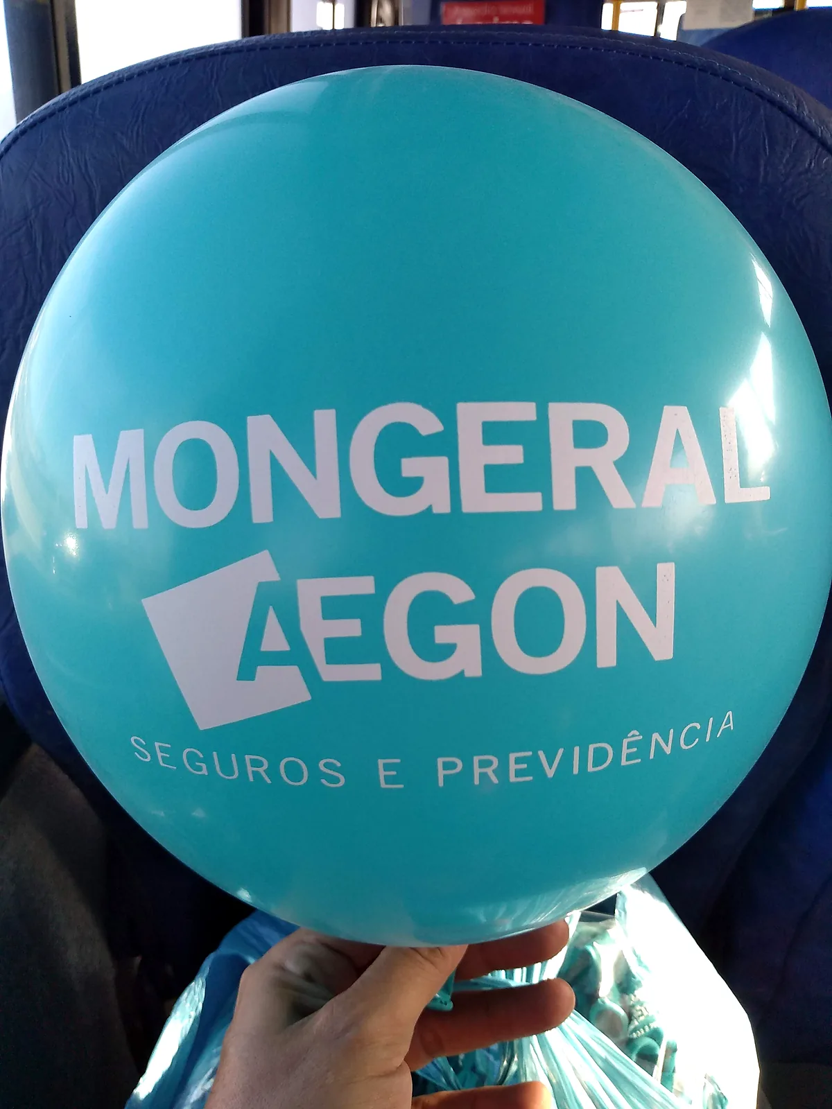 Balão personalizado Mongeral Aegon para evento