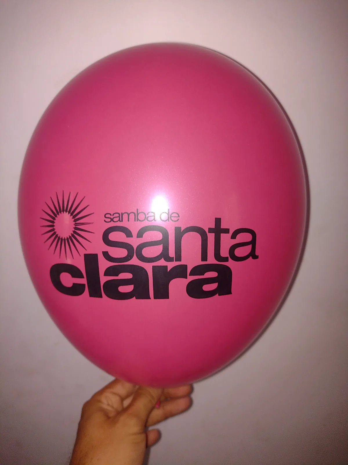 Balão rosa personalizado para evento Santa Clara