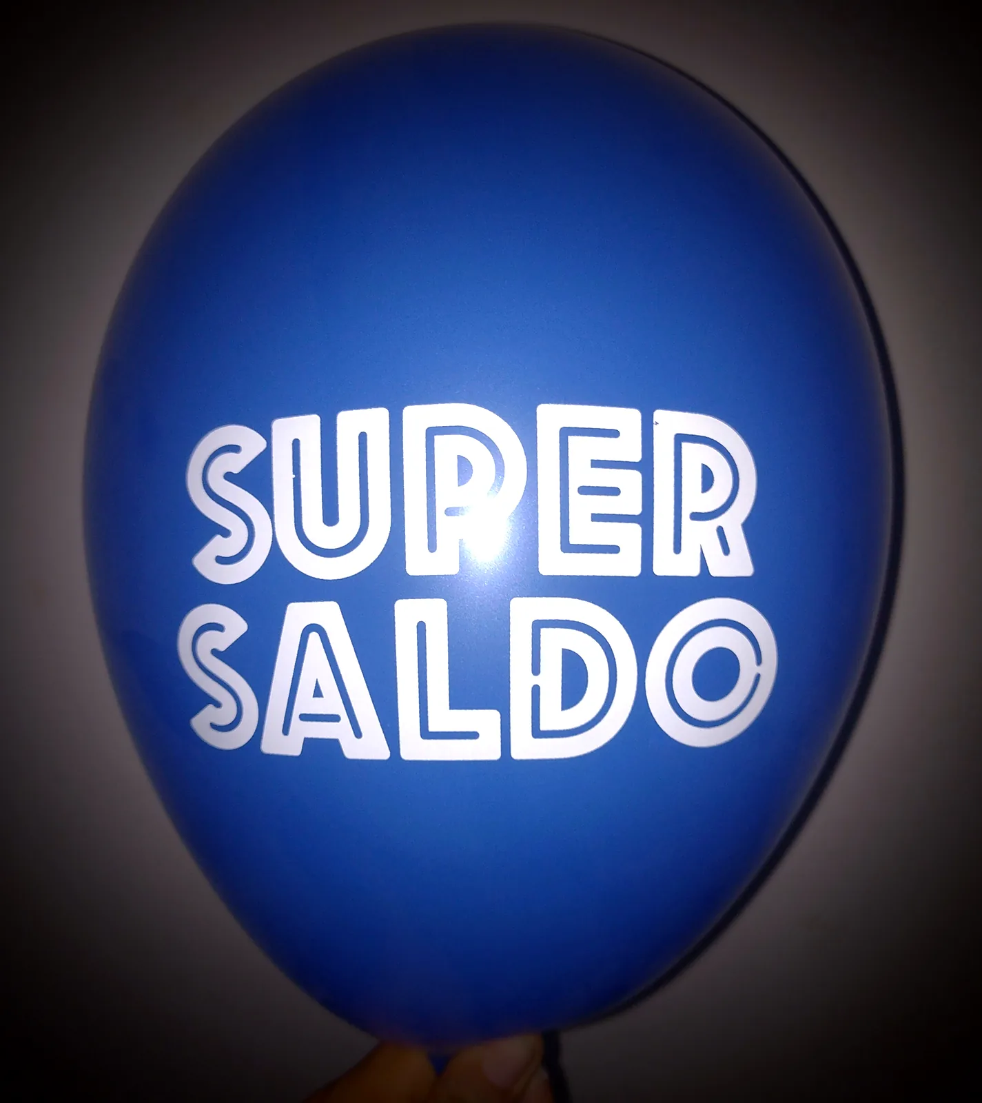 Balão azul com impressão branca Super Saldo