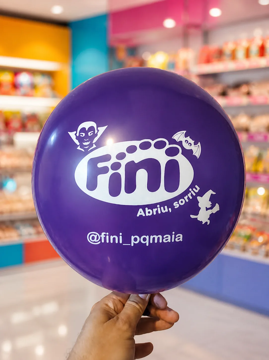 Balão roxo personalizado para loja de doces