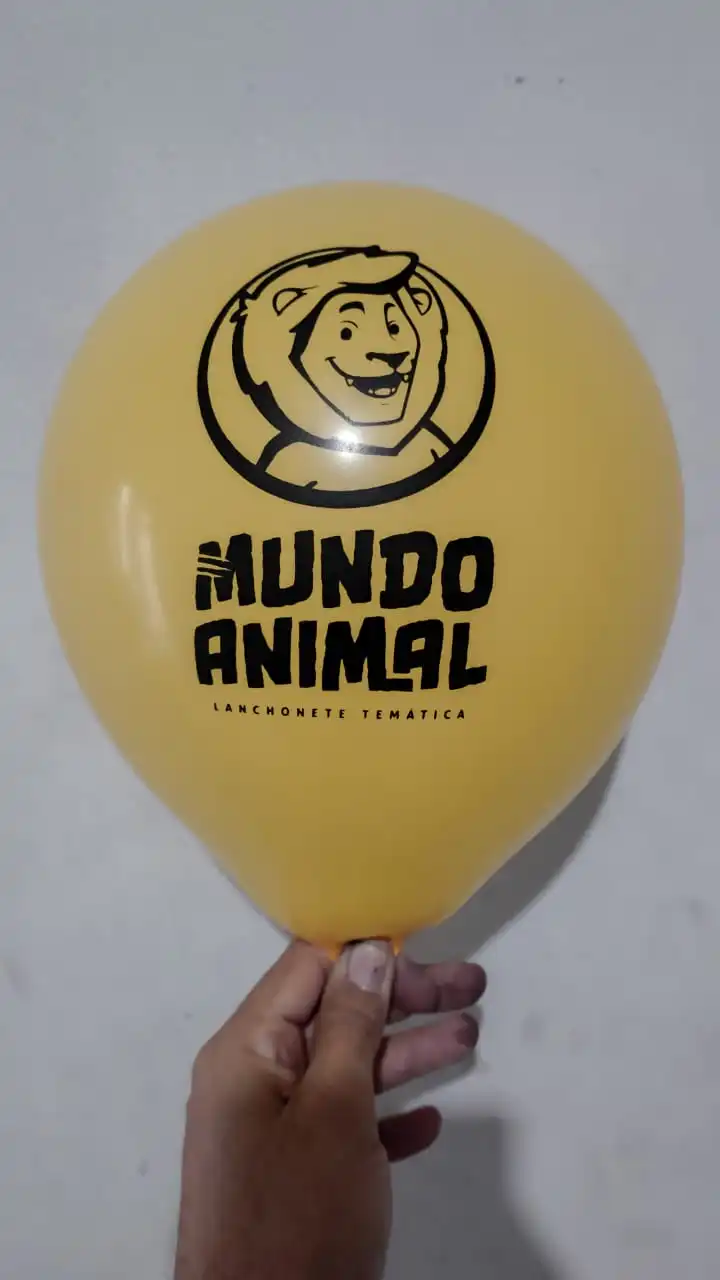 Balão amarelo com a marca Mundo Animal