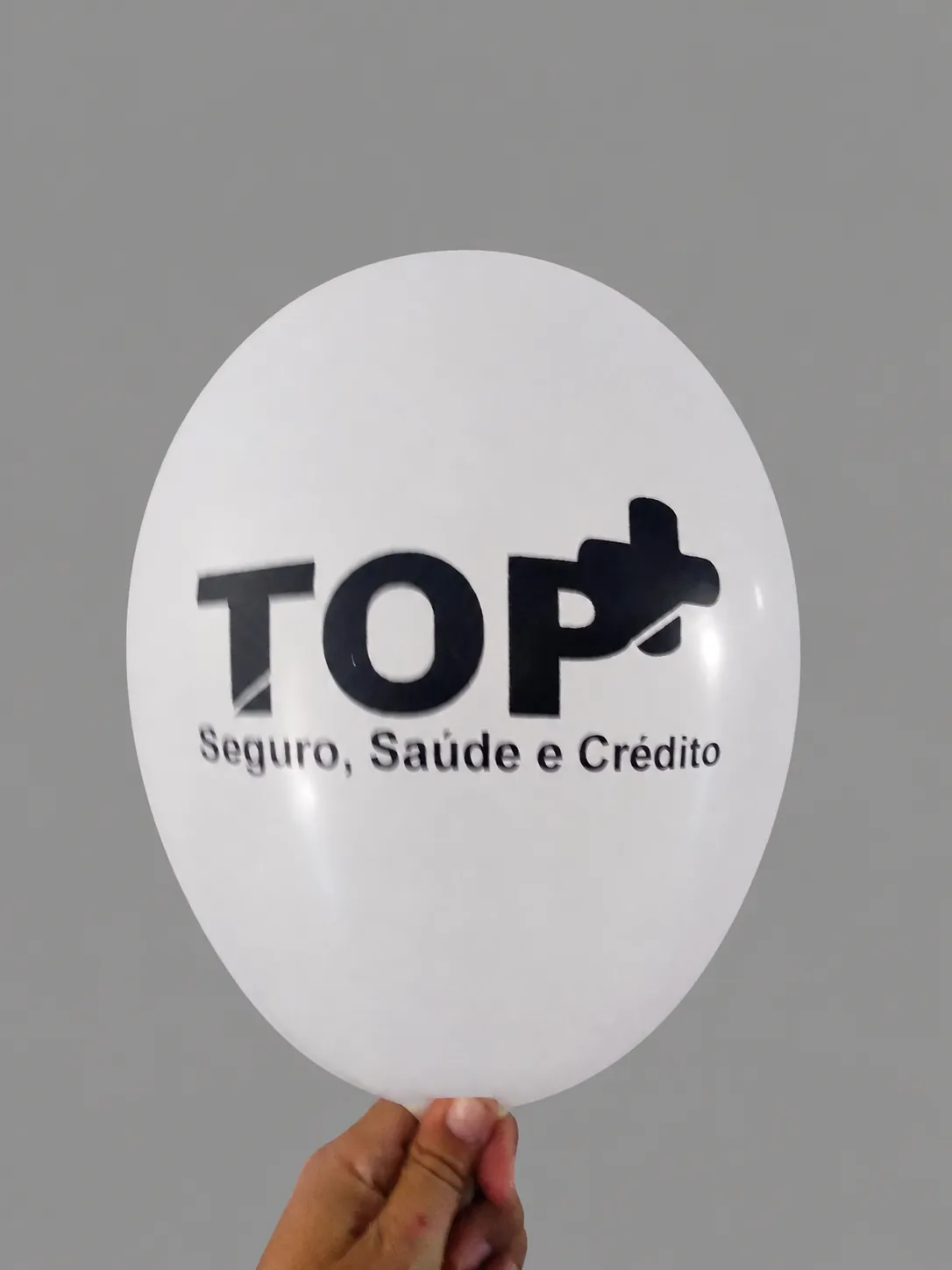 Balão branco personalizado para corretora de seguro saúde e crédito