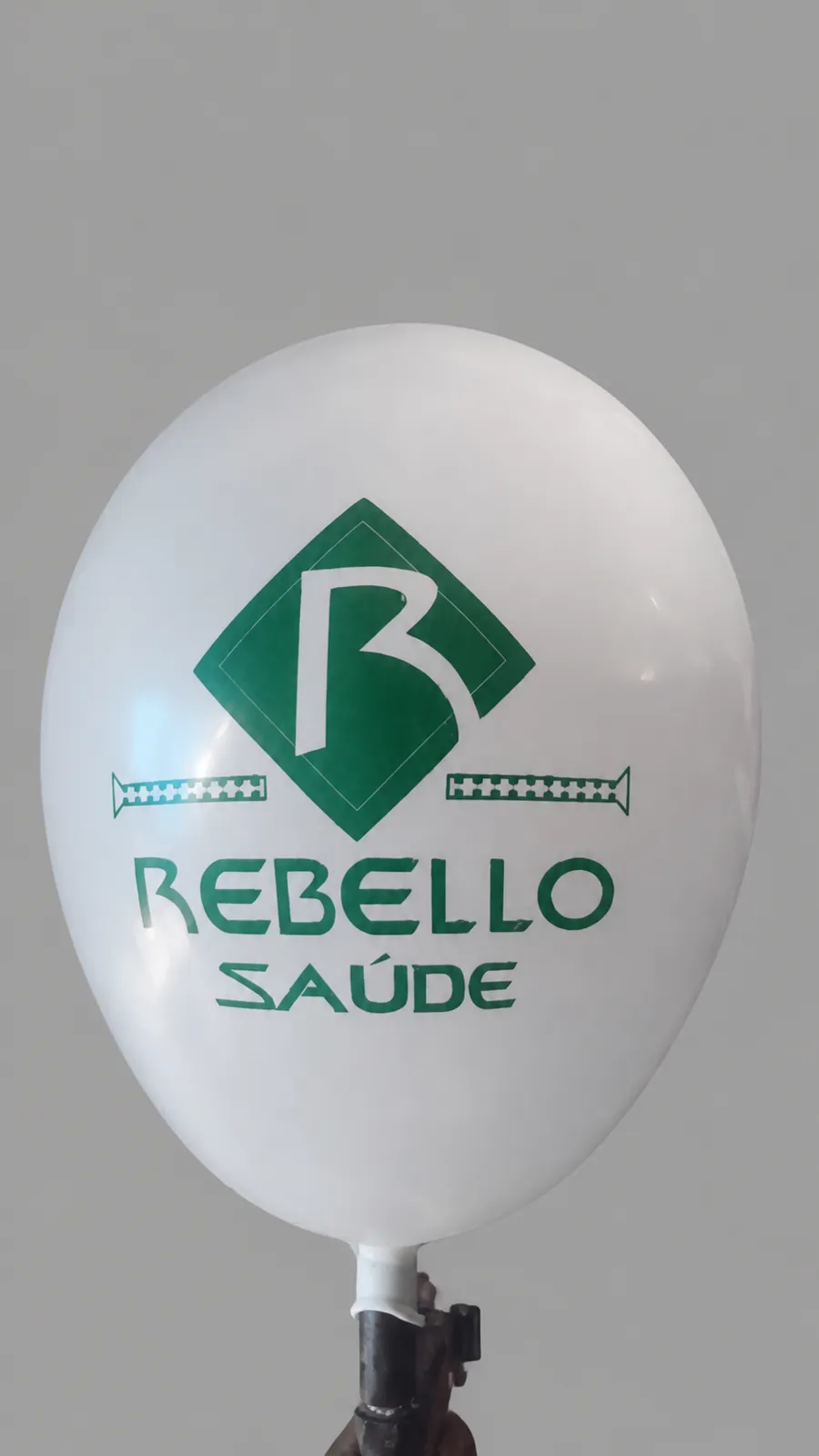 Balão branco personalizado Rebello Saúde