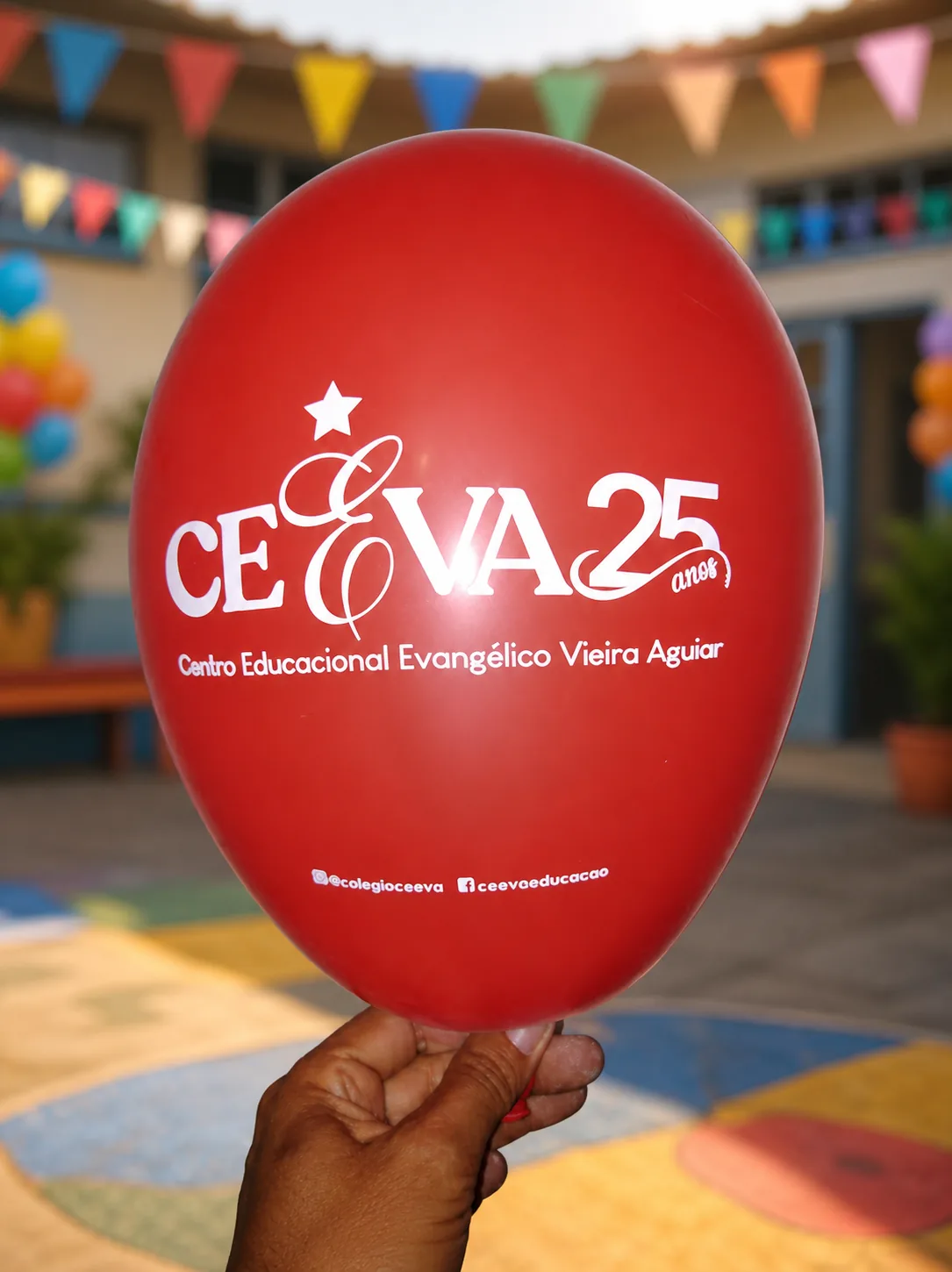 Balão vermelho personalizado do Centro Educacional Evangélico Vieira Aguiar