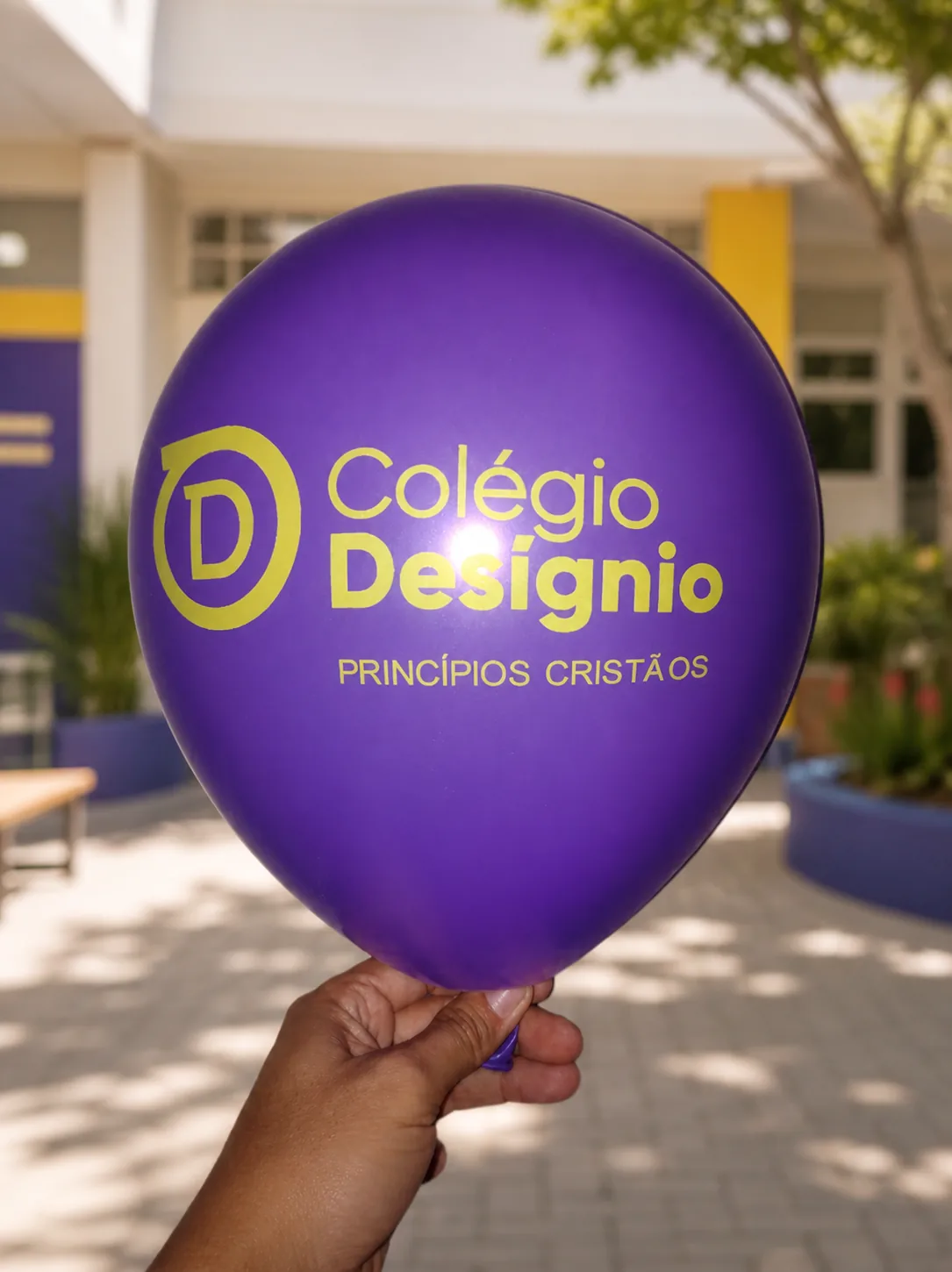 Balão roxo personalizado do Colégio Desígnio