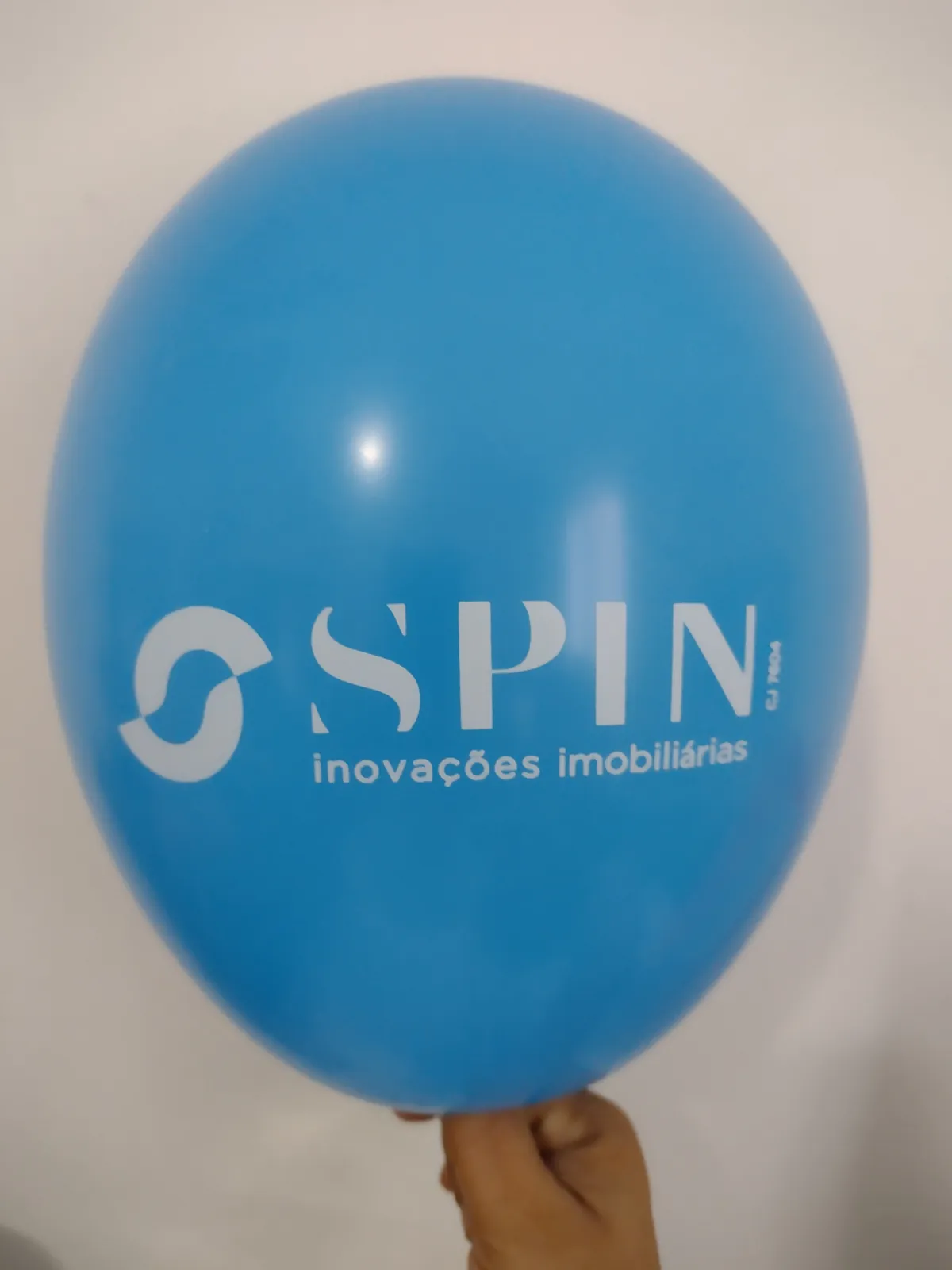 Balão azul personalizado para empresa de inovações imobiliárias