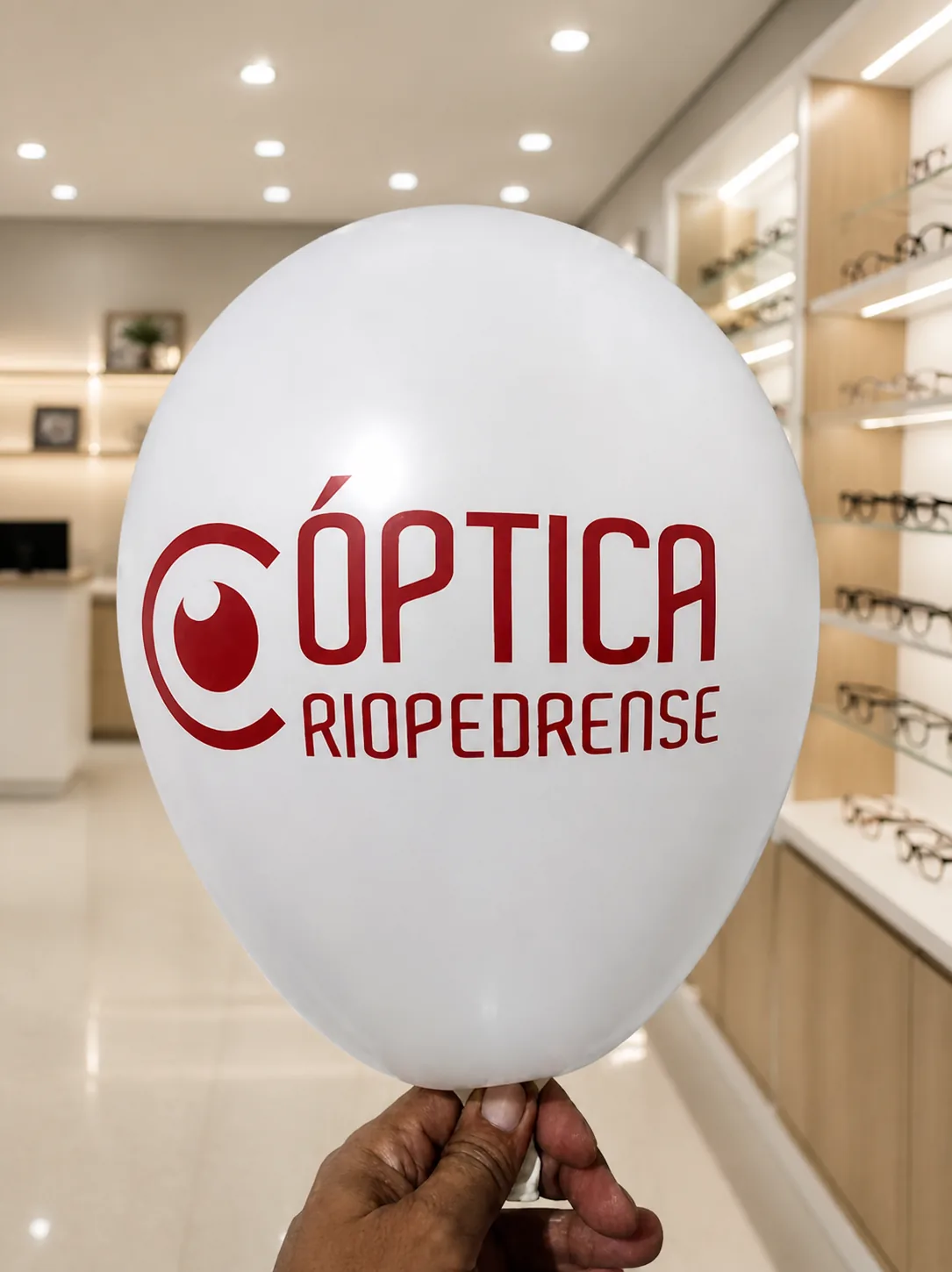 Trabalho real: balão branco personalizado para Óptica Riopedrense