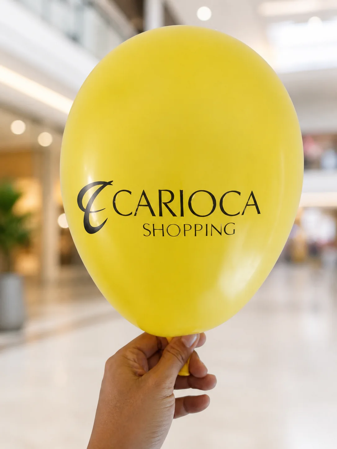 Balão amarelo personalizado para Carioca Shopping