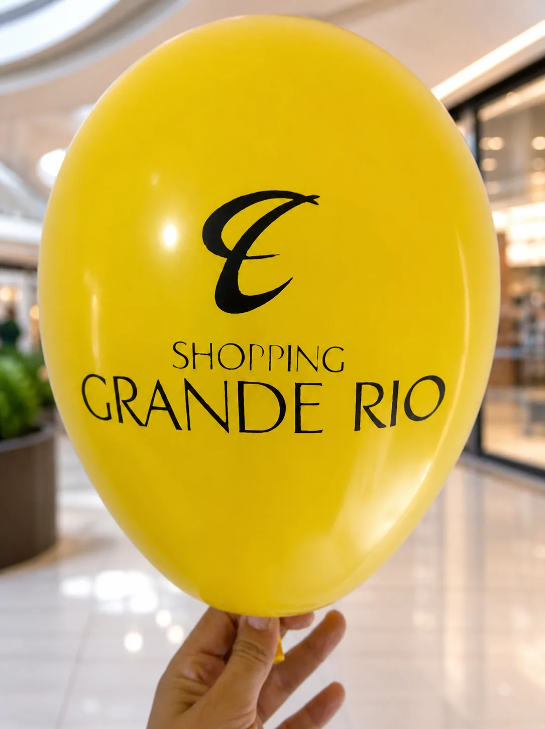 Balão amarelo personalizado para Shopping Grande Rio