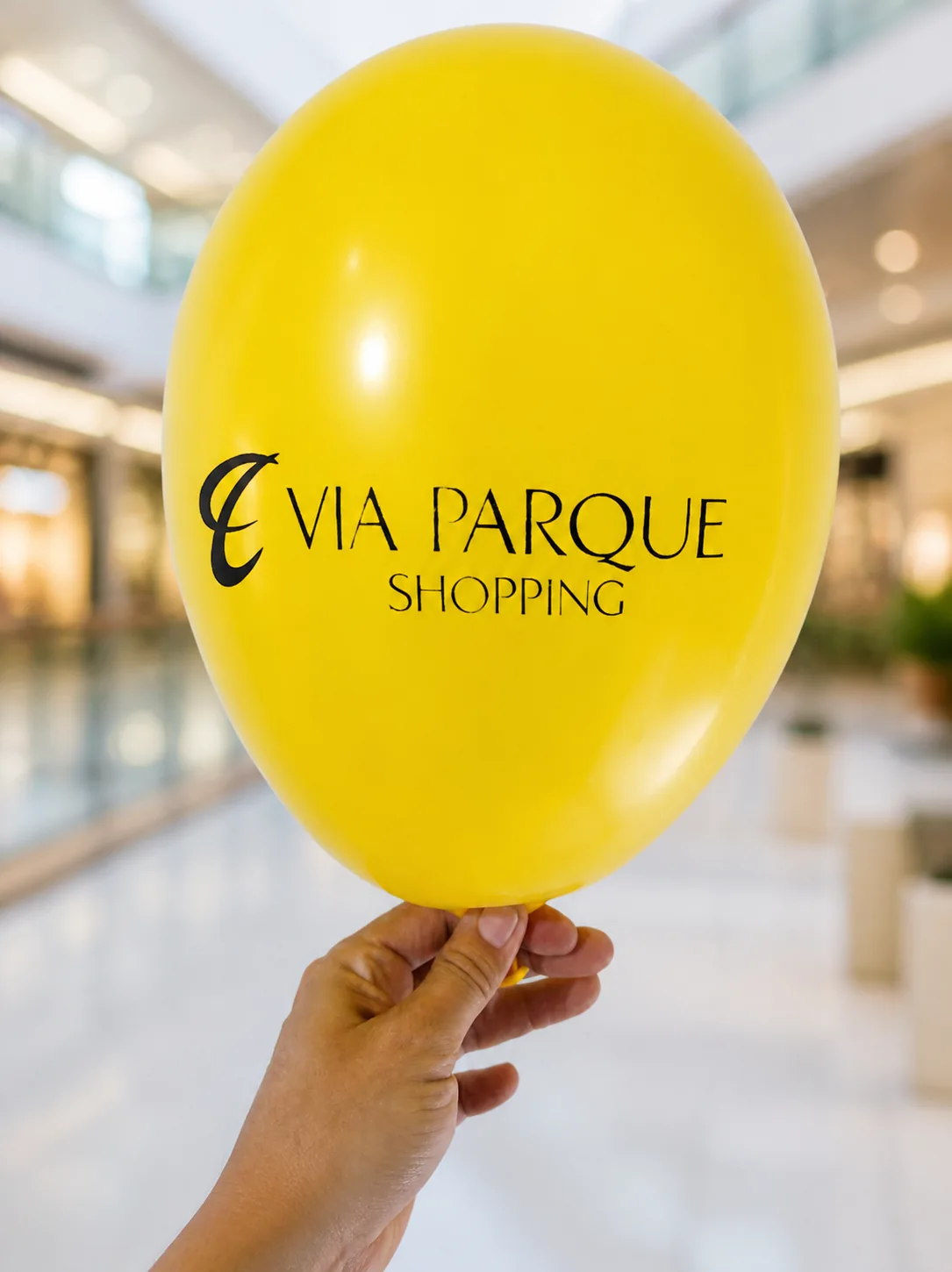 Balão amarelo personalizado para Via Parque Shopping