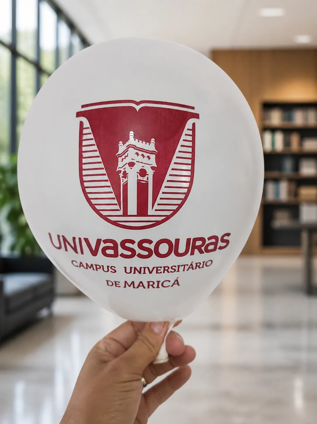 Balão branco personalizado para universidade